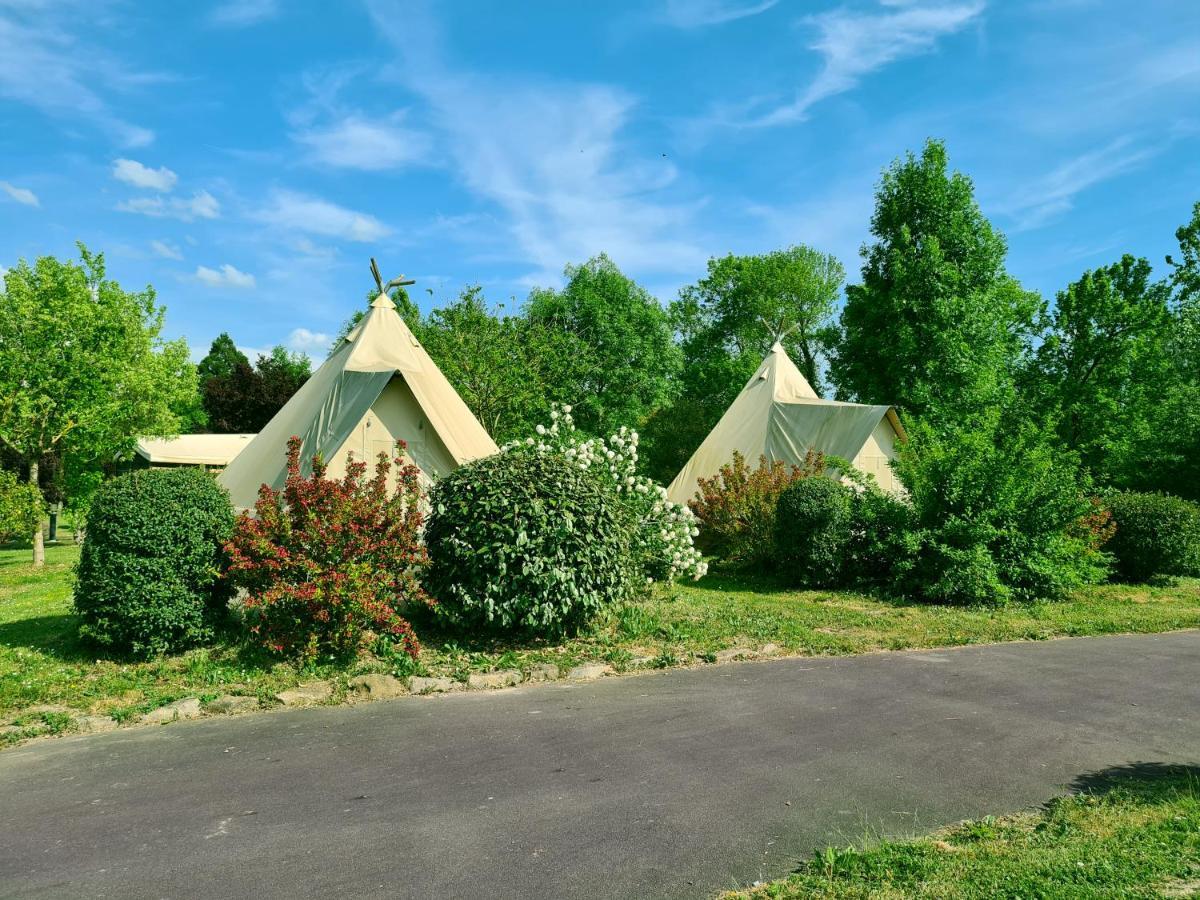 Resort & Camping - Val De Braye Bessé-sur-Braye Esterno foto