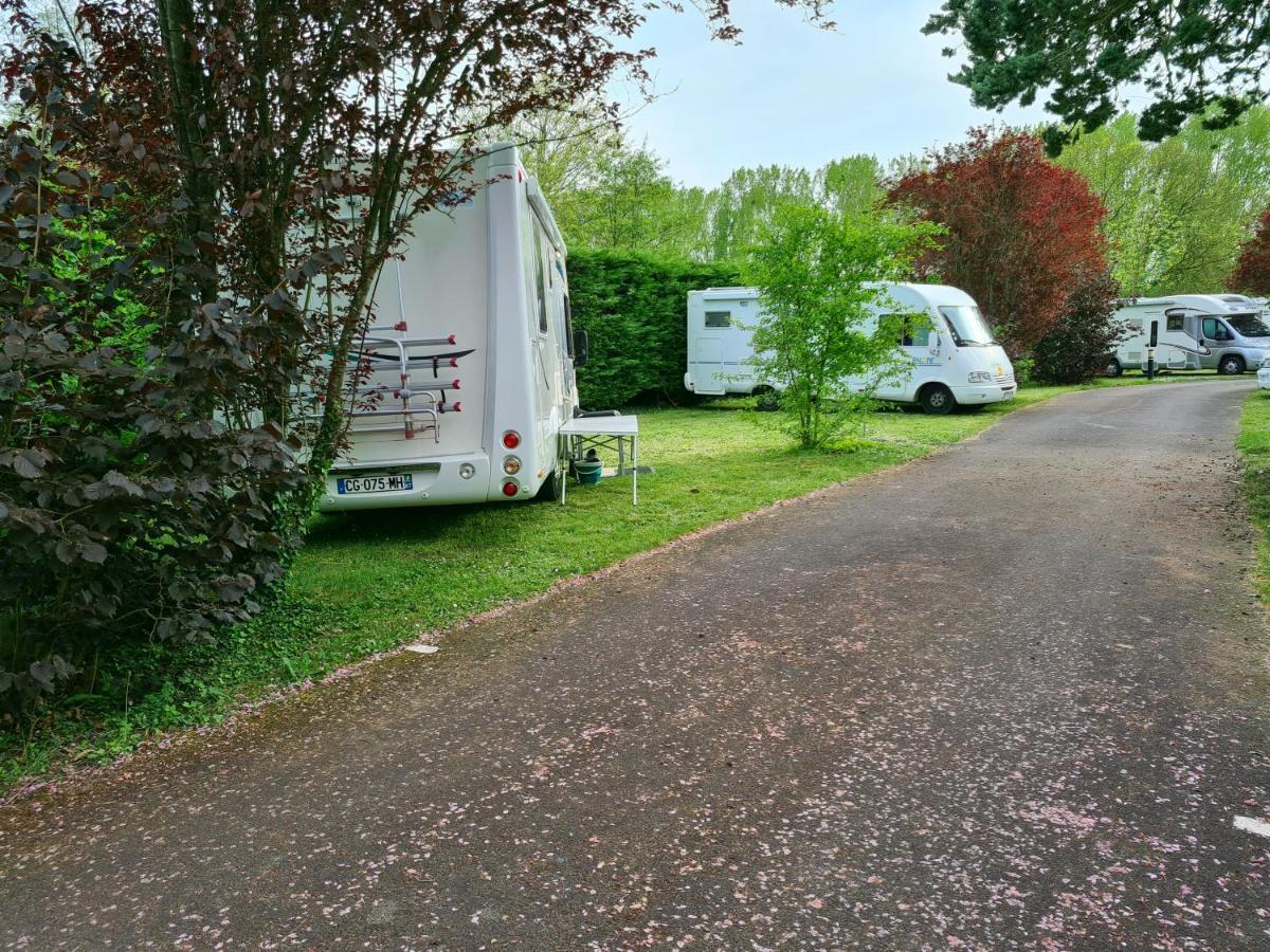 Resort & Camping - Val De Braye Bessé-sur-Braye Esterno foto
