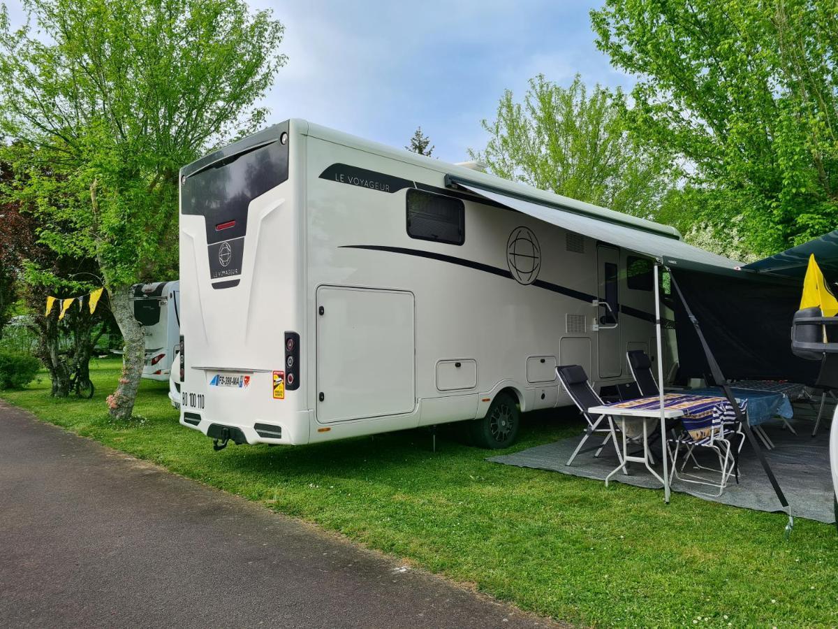 Resort & Camping - Val De Braye Bessé-sur-Braye Esterno foto