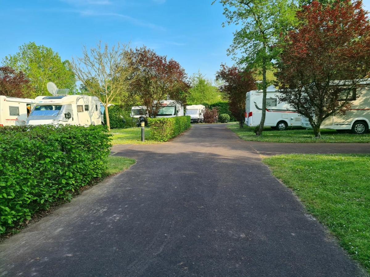 Resort & Camping - Val De Braye Bessé-sur-Braye Esterno foto