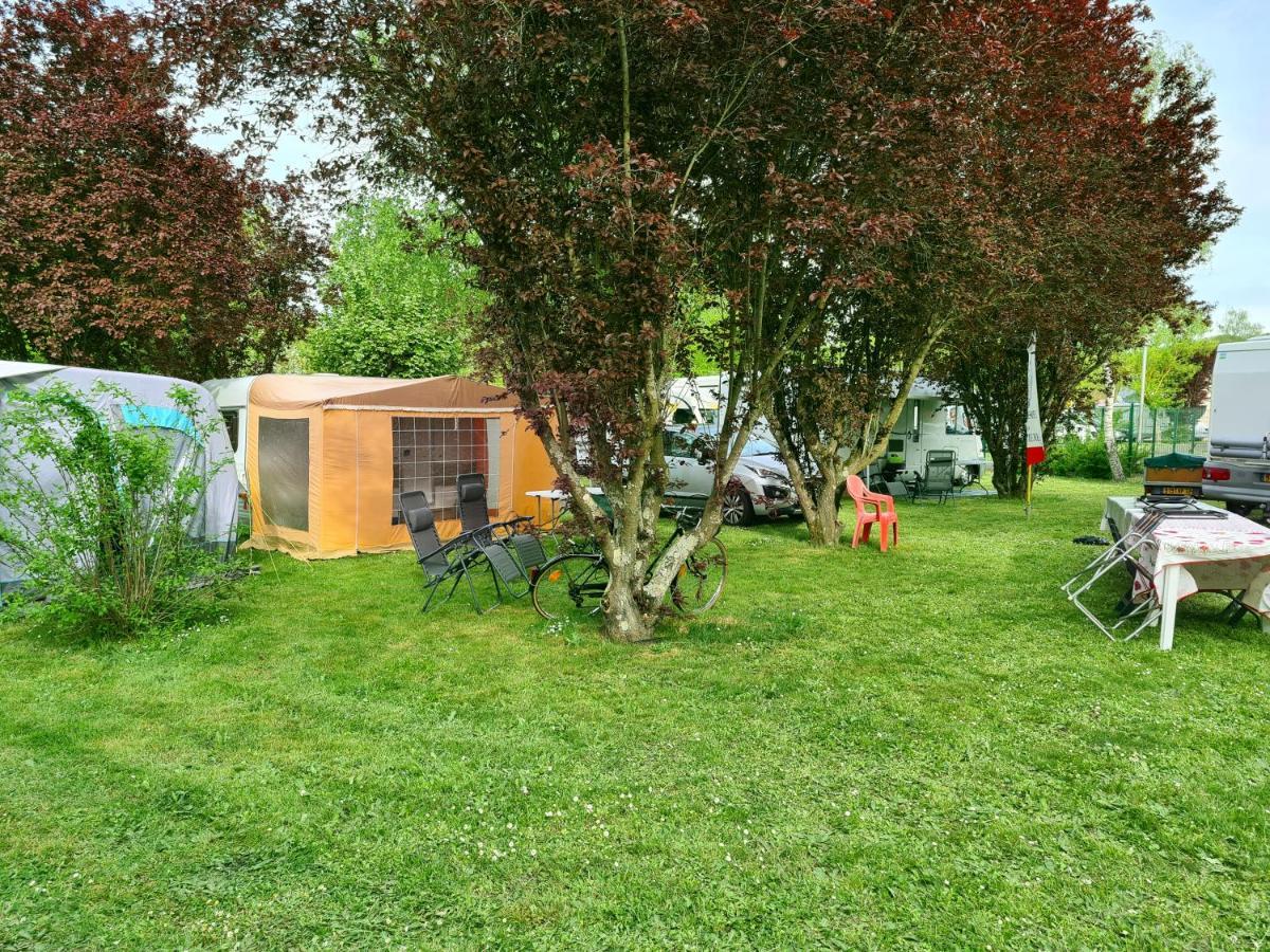 Resort & Camping - Val De Braye Bessé-sur-Braye Esterno foto