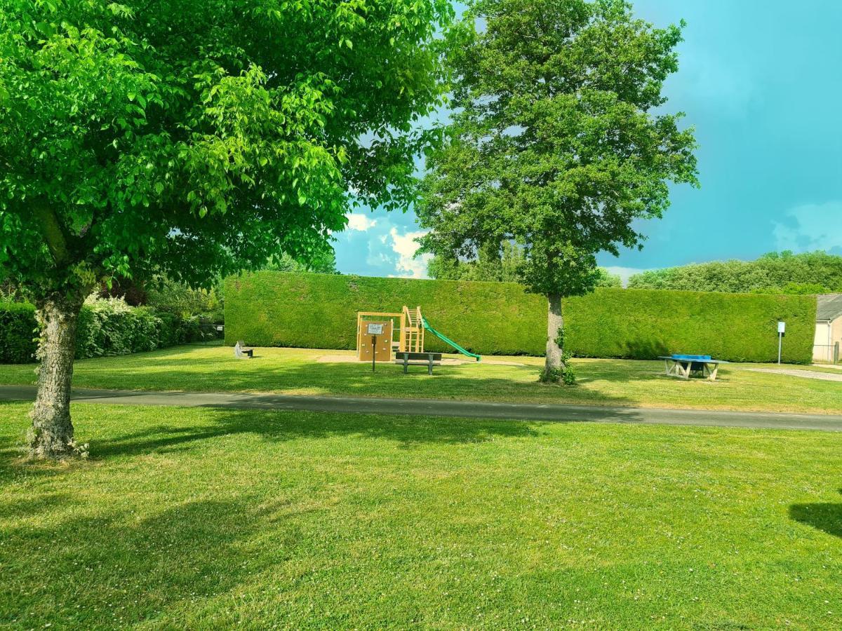 Resort & Camping - Val De Braye Bessé-sur-Braye Esterno foto